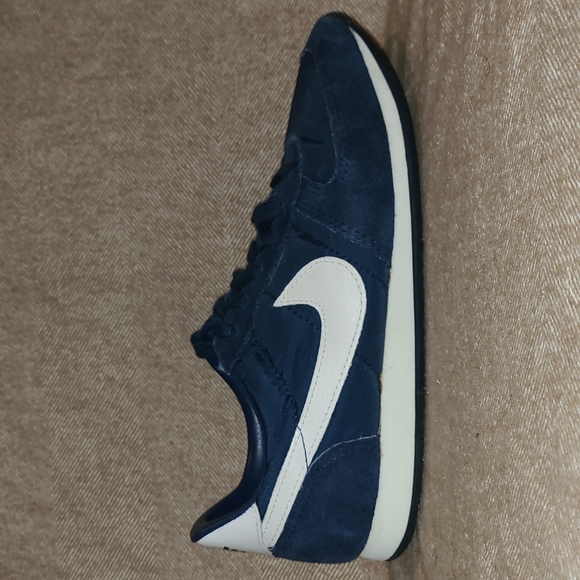 Nike Vintage 1985 Rio Trainers in LIKE NEW condition - Picture 4 of 10